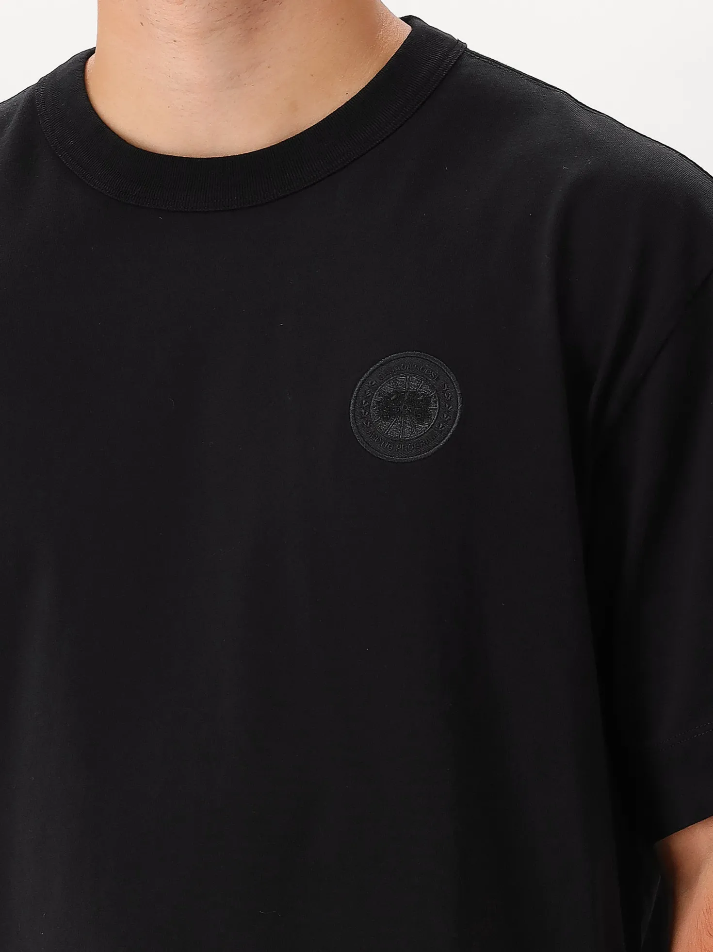 Canada Goose T-shirt Zwart Gladstone Embroidered Disc Noir
