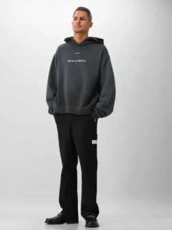 Flâneur Hoodie Zwart Listening