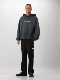 Flâneur Hoodie Zwart Listening