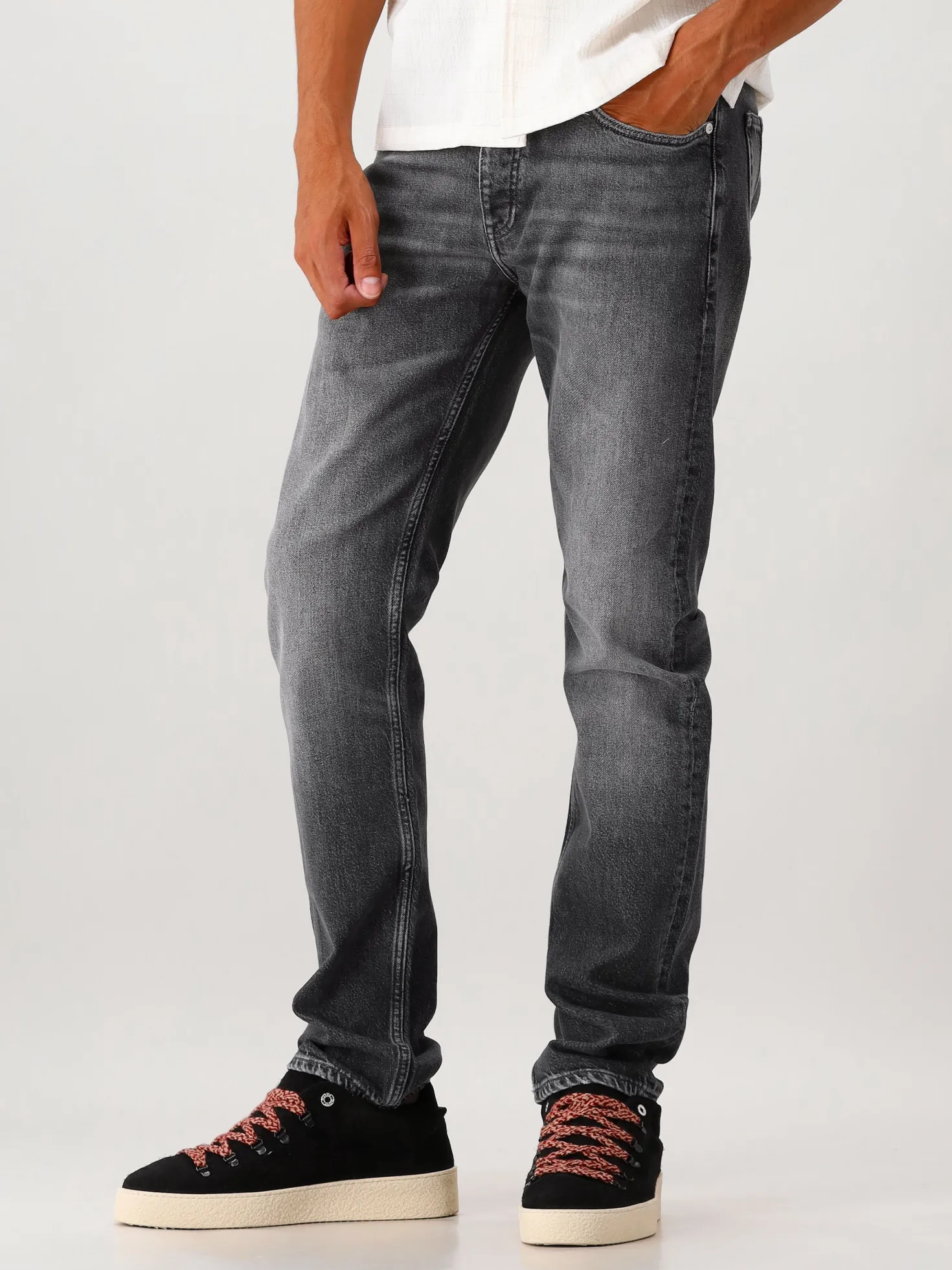 Won Hundred Jeans Zwart Archer Stone Coal